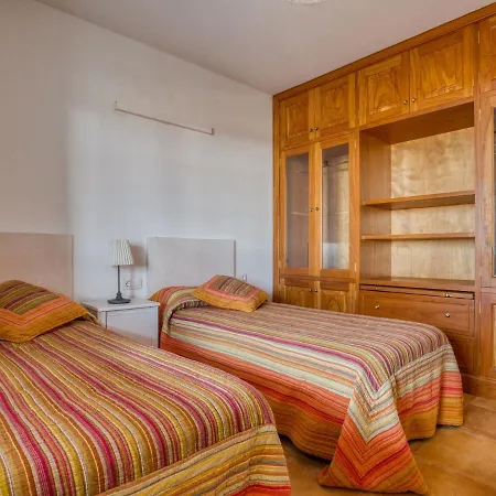 Enticing Holiday In Las Palmas With Jacuzzi Ferienhaus